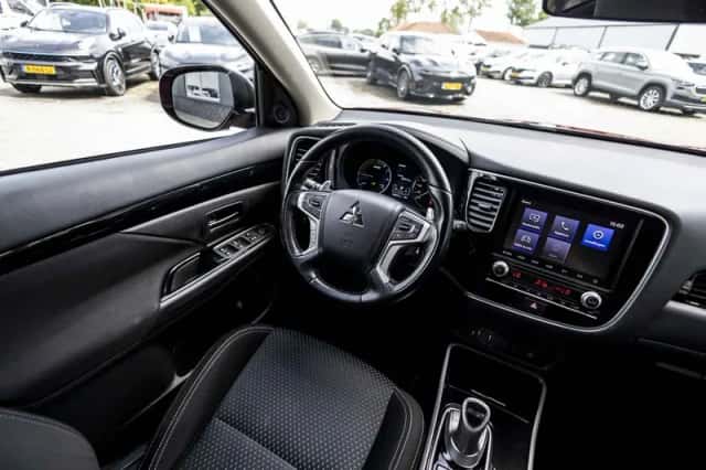 Mitsubishi Outlander (2020) thumbnail 20