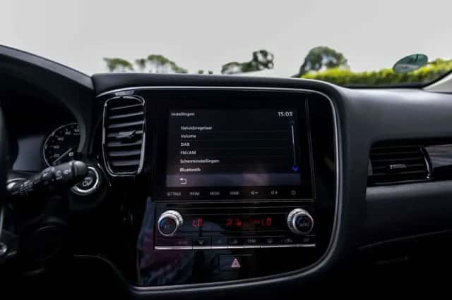 Mitsubishi Outlander (2020) thumbnail 24