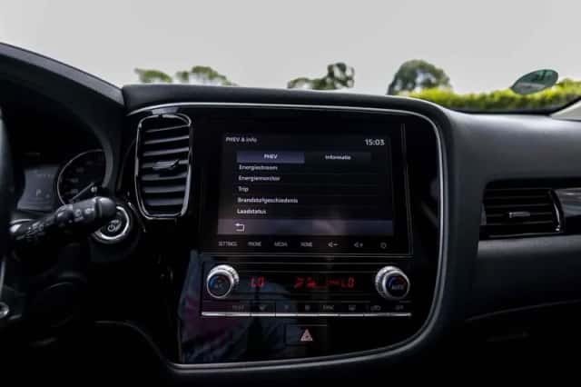 Mitsubishi Outlander (2020) thumbnail 25
