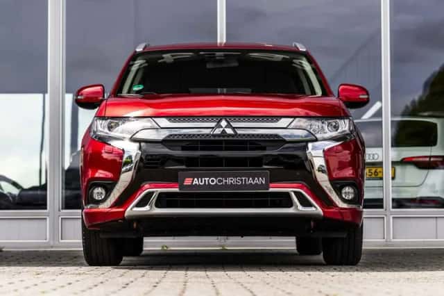 Mitsubishi Outlander (2020) thumbnail 4
