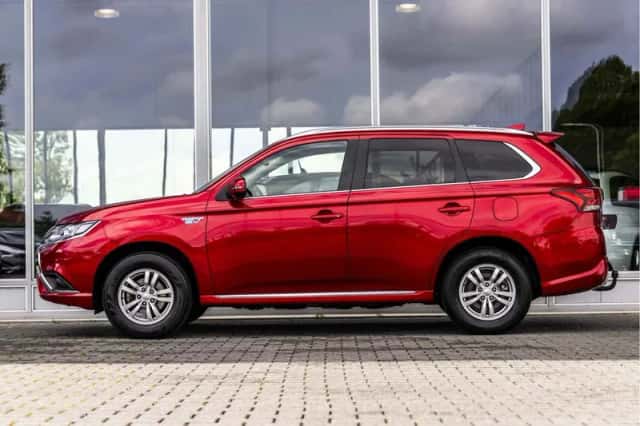 Mitsubishi Outlander (2020) thumbnail 6