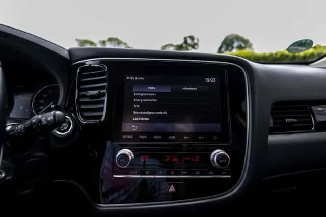 Mitsubishi Outlander (2020) thumbnail 62