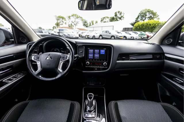 Mitsubishi Outlander (2020) thumbnail 65