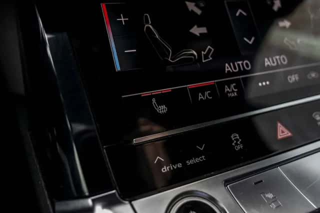 Audi e-tron (2020) thumbnail 28
