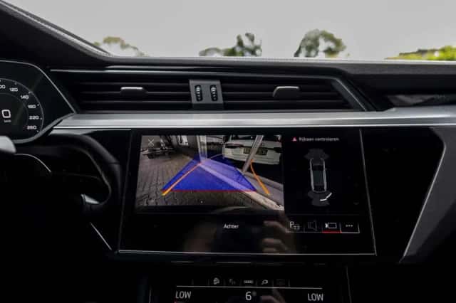 Audi e-tron (2020) thumbnail 29