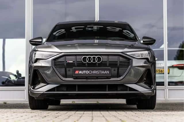 Audi e-tron (2020) thumbnail 4
