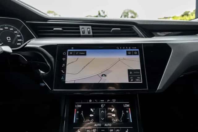 Audi e-tron (2020) thumbnail 34