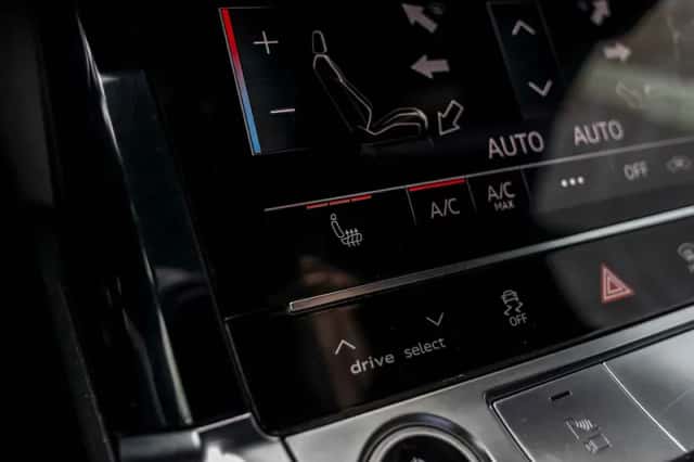 Audi e-tron (2020) thumbnail 72