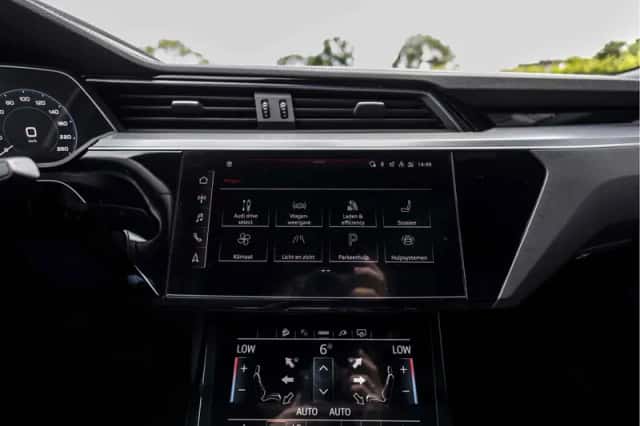 Audi e-tron (2020) thumbnail 74