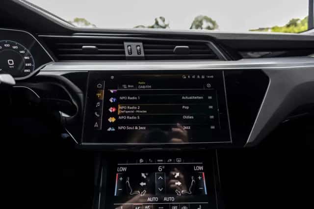 Audi e-tron (2020) thumbnail 76