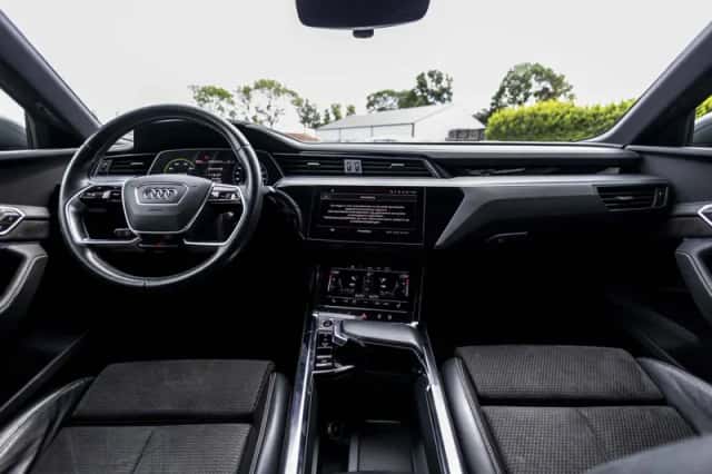 Audi e-tron (2020) thumbnail 79