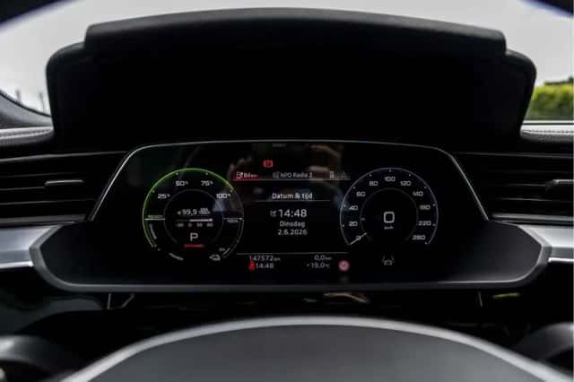 Audi e-tron (2020) thumbnail 9