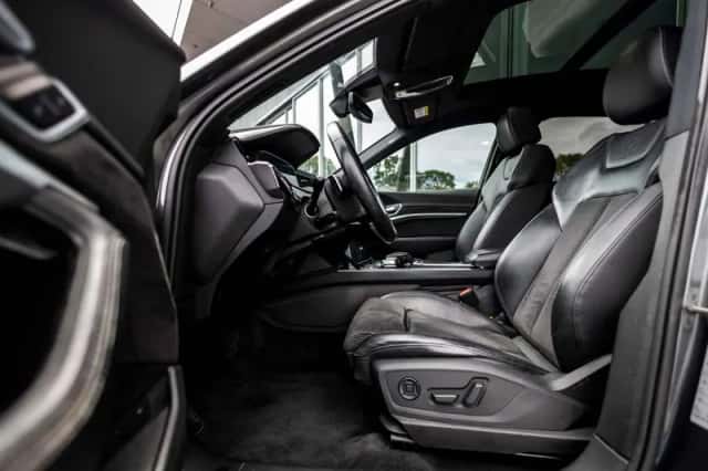 Audi e-tron (2020) thumbnail 10