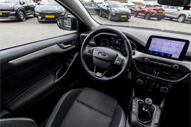 Ford Focus (2021) thumbnail 21