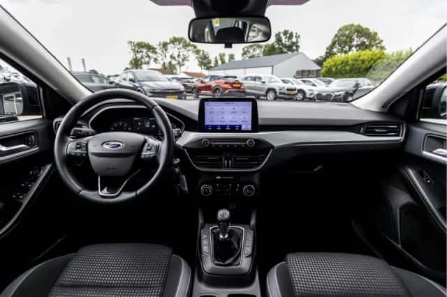 Ford Focus (2021) thumbnail 32
