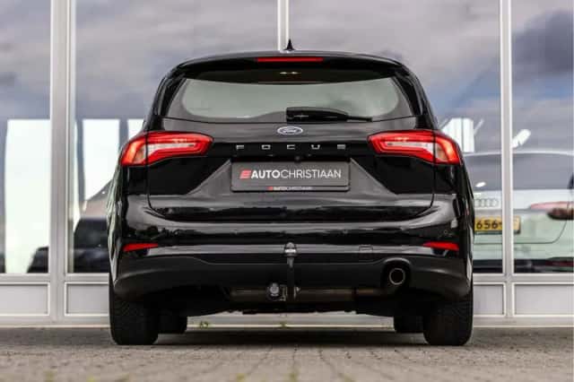 Ford Focus (2021) thumbnail 5