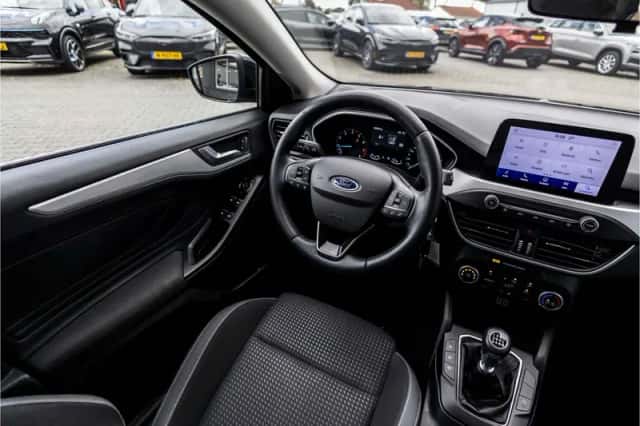 Ford Focus (2021) thumbnail 60