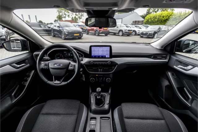 Ford Focus (2021) thumbnail 7