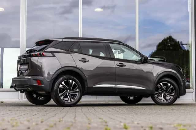 Peugeot 2008 (2021) thumbnail 3
