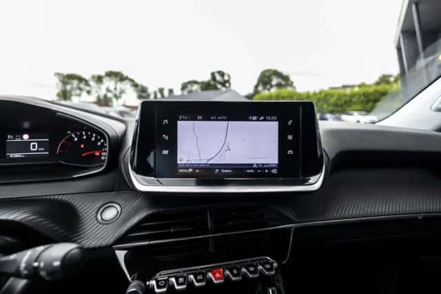 Peugeot 2008 (2021) thumbnail 27