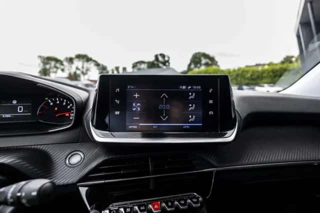 Peugeot 2008 (2021) thumbnail 28