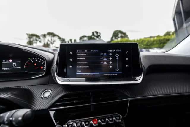 Peugeot 2008 (2021) thumbnail 30