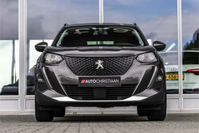 Peugeot 2008 (2021) thumbnail 4