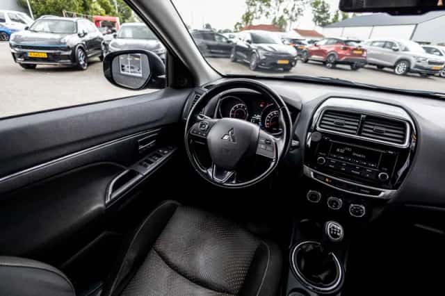 Mitsubishi ASX (2016) thumbnail 51