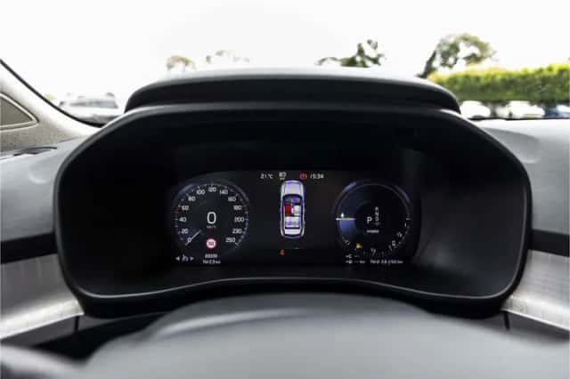 Volvo XC40 (2021) thumbnail 9