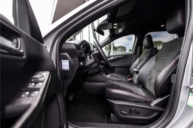 Ford Kuga (2022) thumbnail 7
