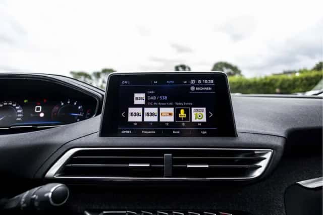 Peugeot 5008 (2018) thumbnail 24