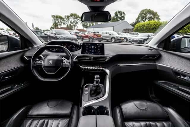 Peugeot 5008 (2018) thumbnail 28