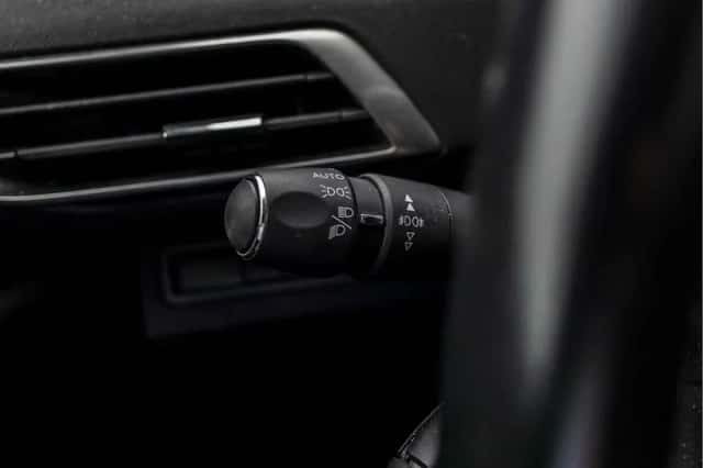Peugeot 5008 (2018) thumbnail 33