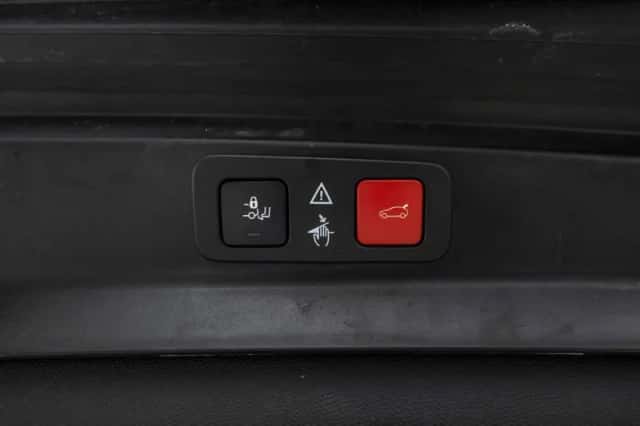 Peugeot 5008 (2018) thumbnail 36