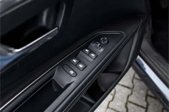 Peugeot 5008 (2018) thumbnail 61