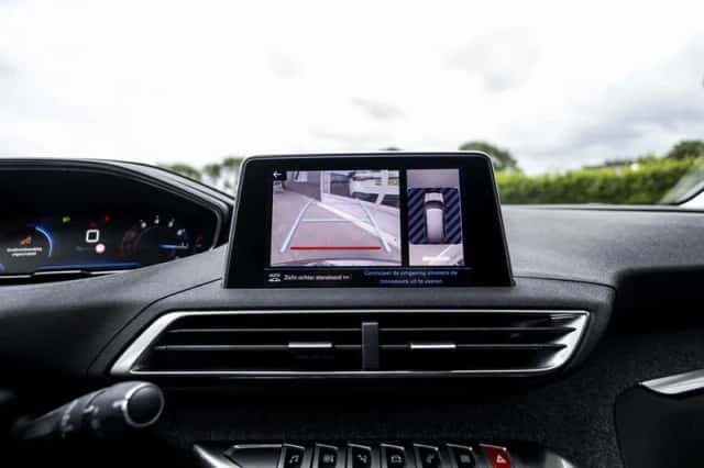 Peugeot 5008 (2018) thumbnail 63