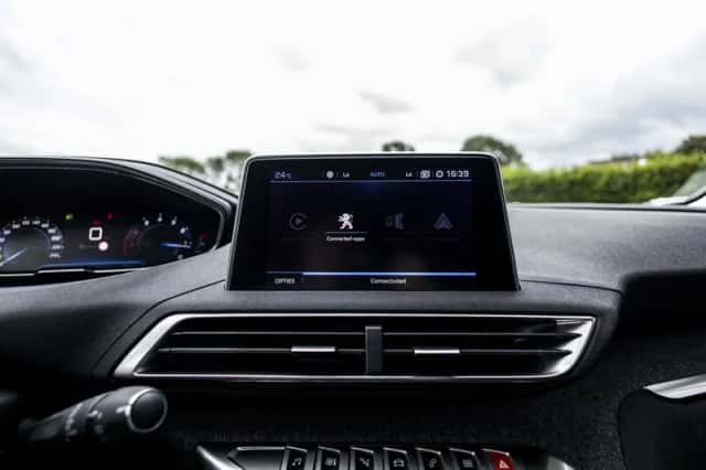 Peugeot 5008 (2018) thumbnail 64