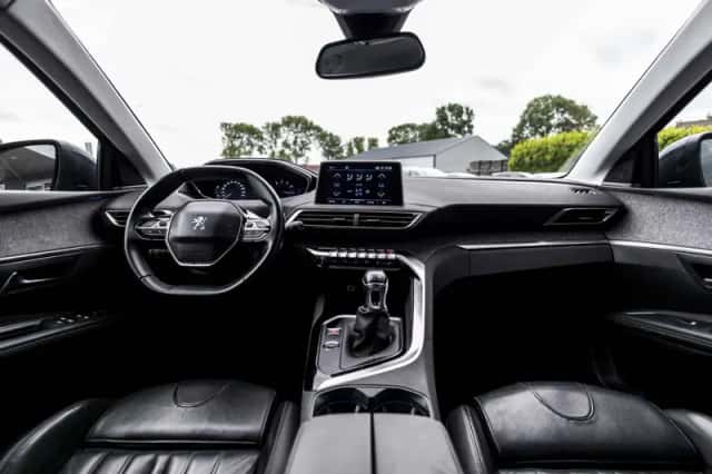 Peugeot 5008 (2018) thumbnail 71