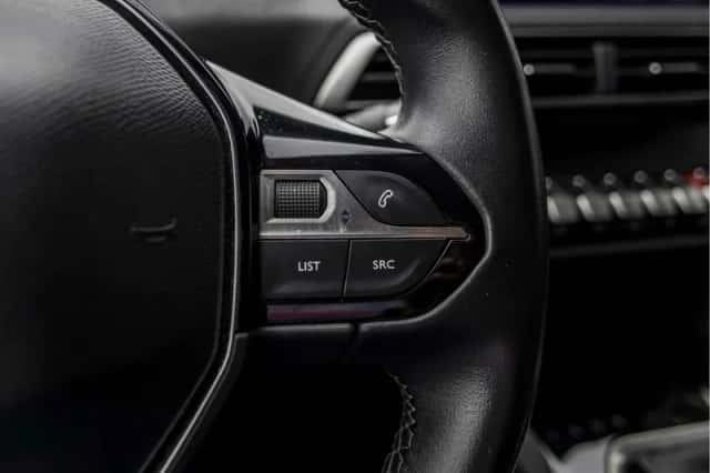 Peugeot 5008 (2018) thumbnail 73