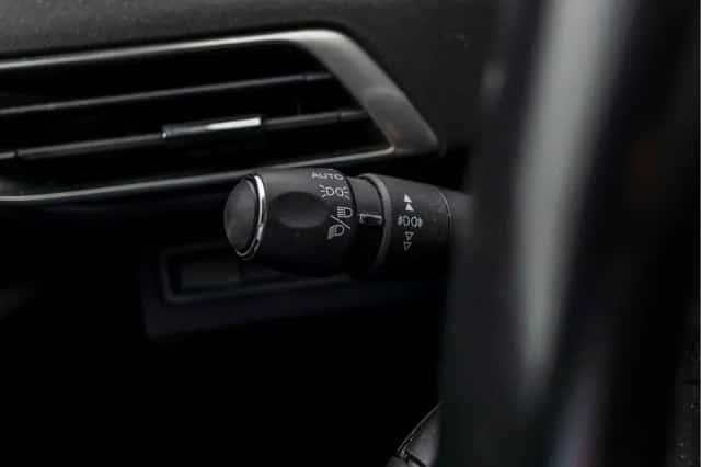 Peugeot 5008 (2018) thumbnail 75