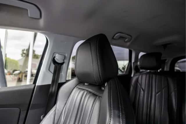 Peugeot 5008 (2018) thumbnail 10