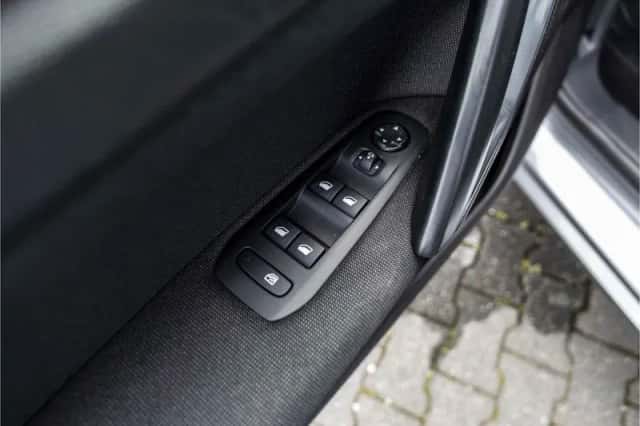 Peugeot 308 (2019) thumbnail 23
