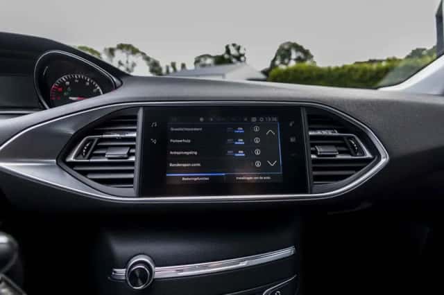Peugeot 308 (2019) thumbnail 26