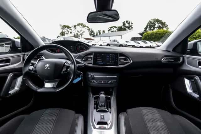 Peugeot 308 (2019) thumbnail 32