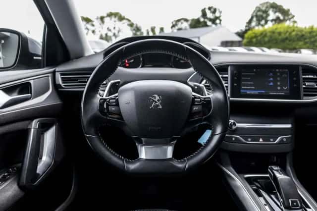 Peugeot 308 (2019) thumbnail 8
