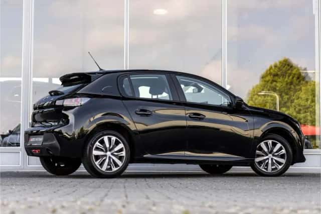 Peugeot 208 (2021) thumbnail 3