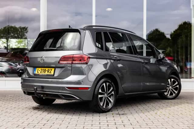 Volkswagen Golf (2019) thumbnail 3