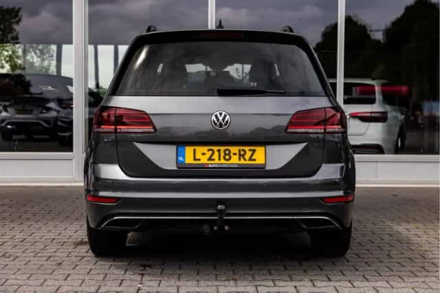 Volkswagen Golf (2019) thumbnail 5