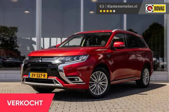 Mitsubishi Outlander (2019) thumbnail 2