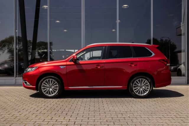 Mitsubishi Outlander (2019) thumbnail 6